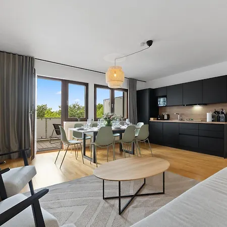 Top Naehe Koeln Dom-Messe, Flughafen, 4 Zimmer, 2 Baeder, Kostenloser Parkplatz