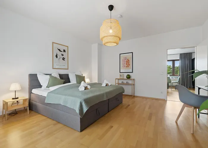 Top Naehe Koeln Dom-Messe, Flughafen, 4 Zimmer, 2 Baeder, Kostenloser Parkplatz Bergisch Gladbach