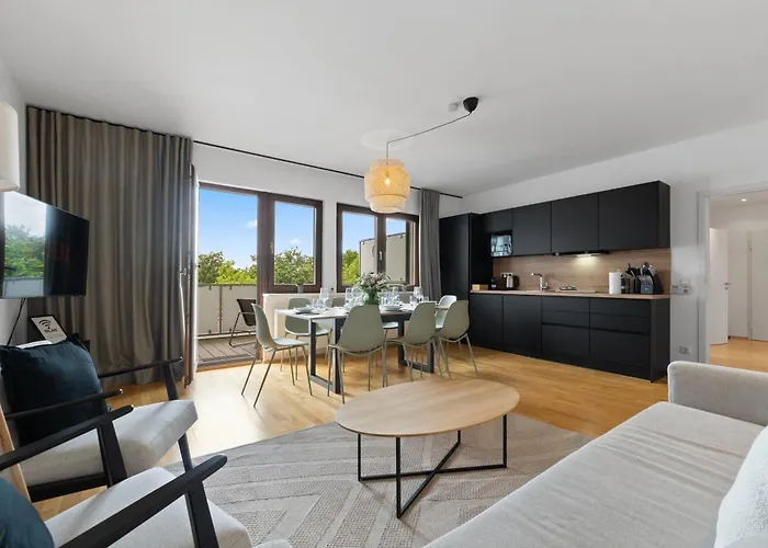 Top Naehe Koeln Dom-Messe, Flughafen, 4 Zimmer, 2 Baeder, Kostenloser Parkplatz