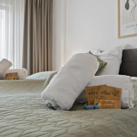 Apartment *top* Grosse, Moderne & Zentrale 3 Schlafzimmer - Naehe Zu Koeln: Dom, Messe, Flughafen, Lanxess-arena *
