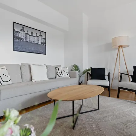 Apartment *top* Grosse, Moderne & Zentrale 3 Schlafzimmer - Naehe Zu Koeln: Dom, Messe, Flughafen, Lanxess-arena *
