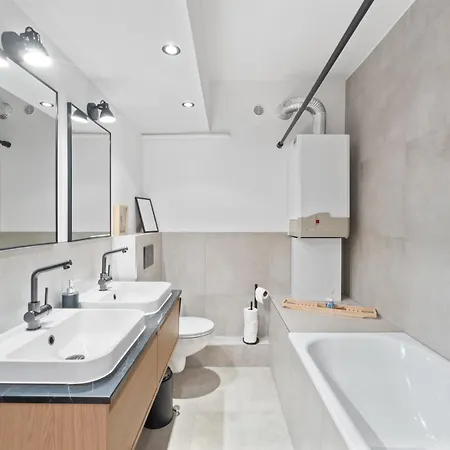 *top* Grosse, Moderne & Zentrale 3 Schlafzimmer - Naehe Zu Koeln: Dom, Messe, Flughafen, Lanxess-arena Apartment Bergisch Gladbach